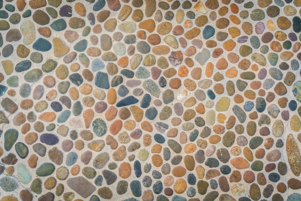 Tradycyjnie łaźnie parowe kojarzą się z wykończeniem mozaikowym, które jest eleganckie i klasyczne. Mozaika to ponadczasowy wybór, który nadaje wnętrzu luksusowy charakter.