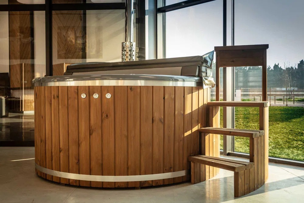 Oferujemy ekskluzywne balie ogrodowe z wkładem kwadratowym lub klasycznym, wykonane z włókna szklanego lub akrylu